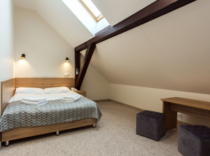 Отель Old Town Trio