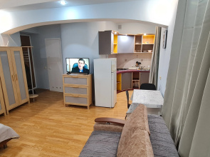 Kvartira studia nedaleko ot vokzala i nabereznoj