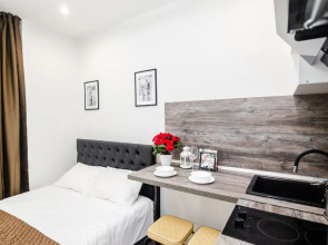 Апартаменты Мантулинская 10 (03)