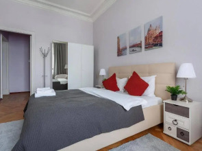 Апартаменты Улучшенные Просторные с Видом на Садовое Кольцо