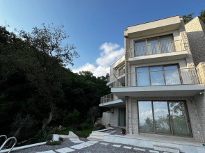 Secluded villa with swimming pool Villa