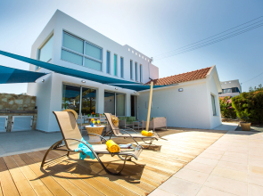 Med Coast Deluxe Villa