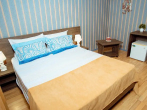 Отель София