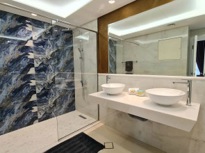 Апартаменты Marco Polo - High-rise 1BR Apt with Amazing Marina Views