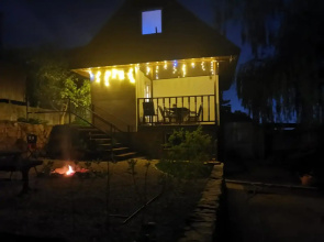 Uyutny Na Beregu Reki Private house