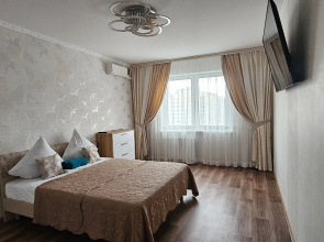 Trekhkomnatnye Na Yemlyutina Flat