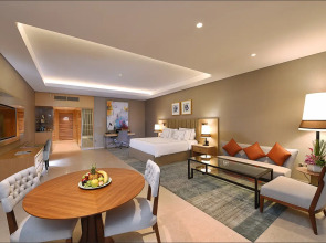 Отель Grand Cosmopolitan