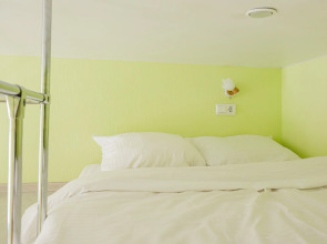 Апартаменты Двухуровневая Студия Рядом с Невским Проспектом