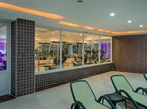 Отель Royal Towers Kiris