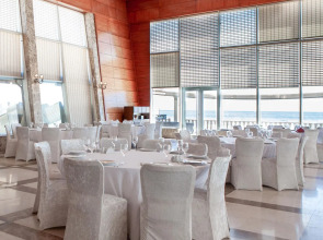 Отель Ramada Baku