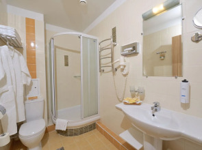 Отель Cronwell Inn Стремянная