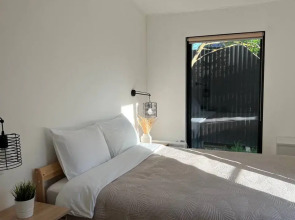 S Uyutnoy Verandoy Ot Dom Sheluha Private House
