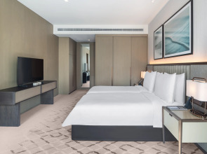 Address Grand Creek Harbour Hotel