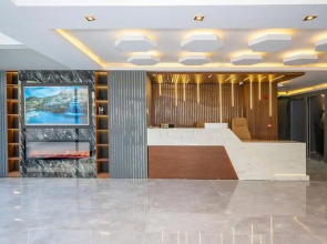 Luxury Airport Hotel by Zazzoni