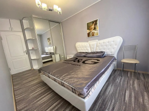 Komfortnye Trekhkomnatnye V Tsentre Minska Okolo Galerei Apartments