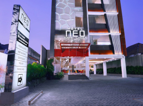 Neo Gubeng, Surabaya Hotel