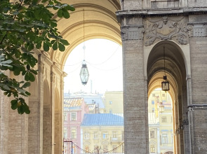 Квартира Art Tolstoy House