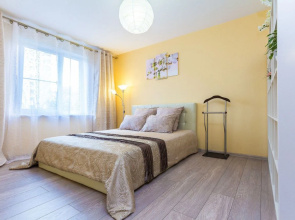 Apartamenty Trekhkomnatnye V 10 Minutakh Ot Tsentra Flat
