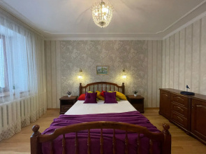 Shikarnaya Dvushka V Samom Tsentre Flat