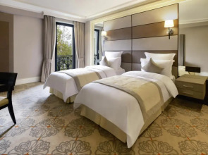 Отель Ambassadori Hotel Tbilisi