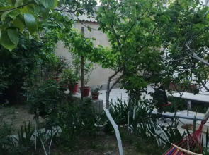 Гостевой дом Комната с отдельным входом и двориком, сдается женскому полу