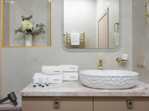 Апартаменты RED APARTMENTS Светлана Парк Офелия