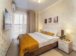 So Spalney na Odnoy iz Glavnyh Ulits Sochi Apartments