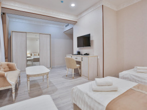 Отель Asian Plaza