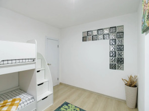 Квартира Апартаменты с Великолепным Видом на Реку и Город с Отдельной Детской Спальней