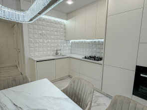 Апартаменты на Чкалова после ремонта, 2 комнаты: гостиная и спальня