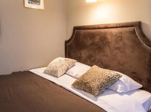 Гостевой дом Four Lions House (Фор Лайонс Хаус)