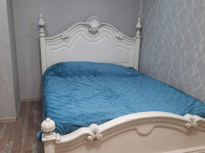 V Sayanske Flat