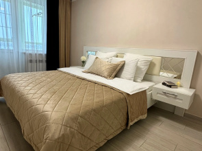V Dome Na Naberezhnoy Reki Volga Flat