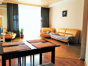 Квартира 3-комн. cталинка с большой ванной рядом с набережной