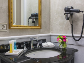 Meroddi Bagdatliyan Hotel