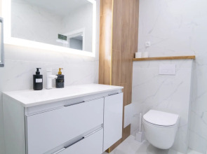 Апартаменты Hedonism Aparts со Стильным Ремонтом в Тихом Районе