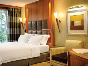 Le Meridien Dubai Hotel & Conference Centre