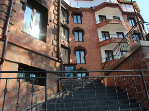 Gold Hotel