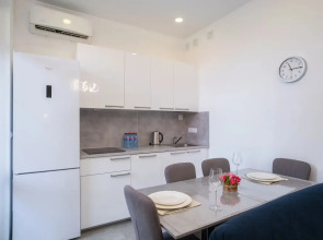 Апартаменты RED APARTMENTS Арт Лайт Дойл