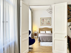 Квартира Art Tolstoy House