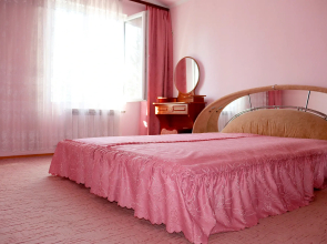 Yelena Apartments