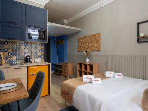 Апартаменты KeyGo 1011 Студия рядом с метро Окружная