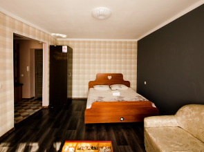 Апартаменты Квартирный Вопрос на Строителей 8