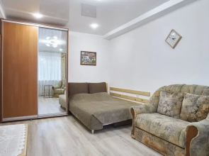 Uyutnaya Na Ulitse Generala Petrova 12 Flat