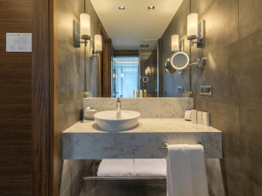 Golden Tulip Istanbul Bayrampasa