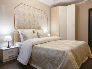 Pyat' Zvyozd Skver Belyie Nochi Apartments