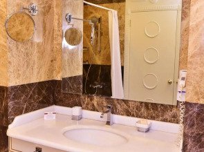 Отель Lake Palace 