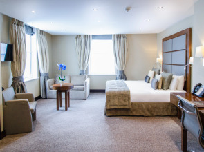 Wellington Hotel by Blue Orchid