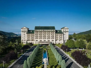 Qafqaz Riverside Hotel