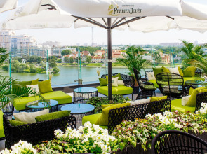 Отель DoubleTree by Hilton Minsk